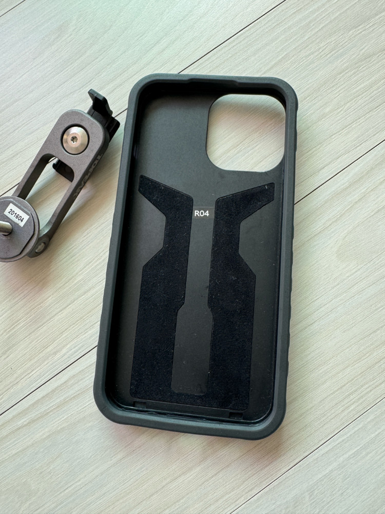 토픽 라이드케이스 마운트 12 프로맥스 아이폰케이스 이미지