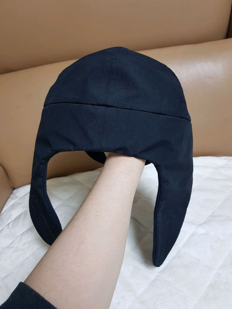 슈프림 고어텍스 이어플랩 캡 모자 블랙 23FW 이미지