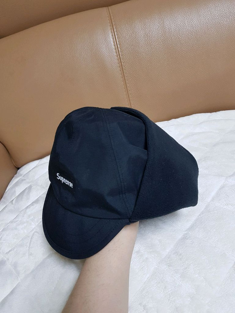 슈프림 고어텍스 이어플랩 캡 모자 블랙 23FW 이미지