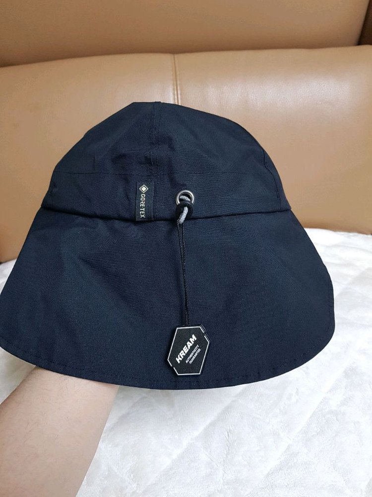 슈프림 고어텍스 선쉴드 햇 모자 블랙 24SS 이미지