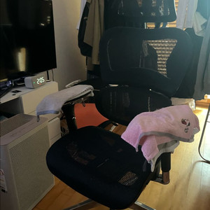 에르고 휴먼 모티브 의자 이미지