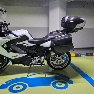 투어링 바이크 이미지