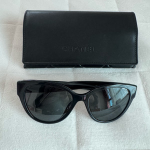 샤넬 하트 선글라스 이미지