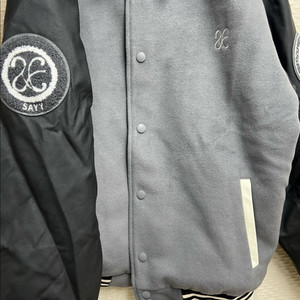 연세대학교 야구 점퍼 이미지