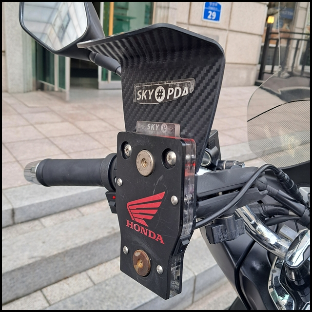 혼다 PCX125 21년식 판매 / 6.9만km / 옵션 다수 / 배달세팅 이미지