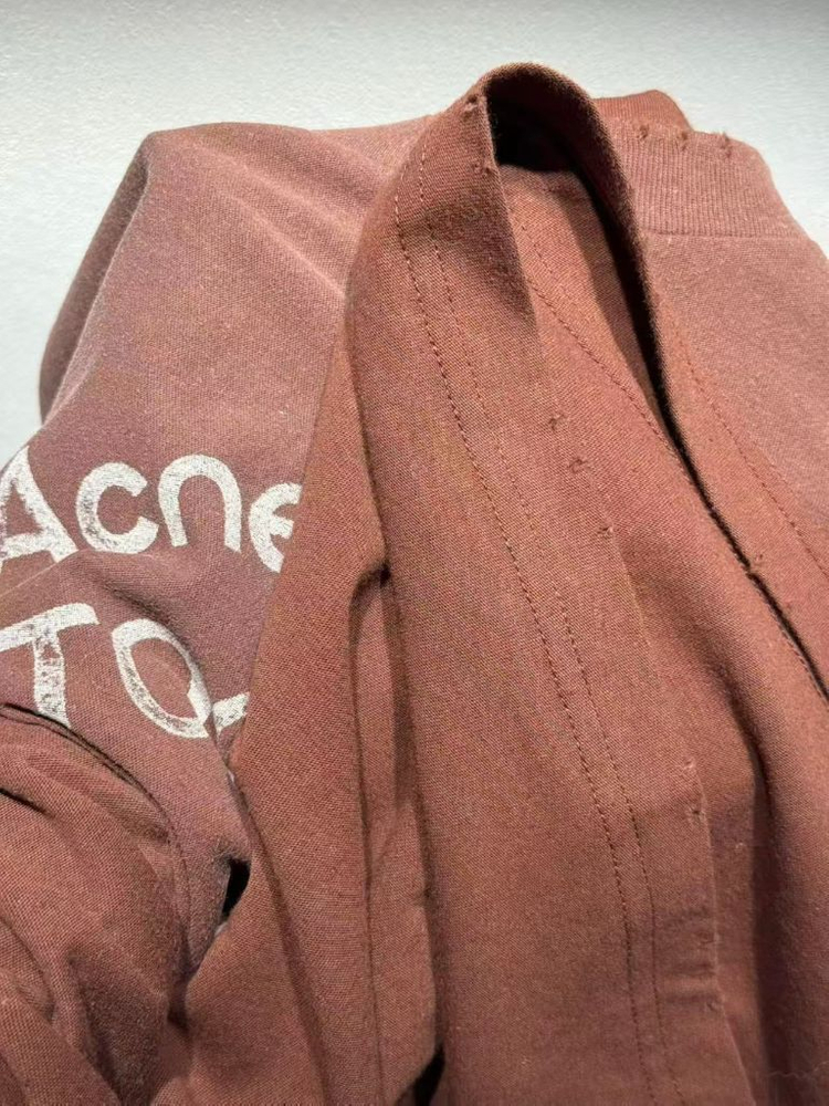 아크네스튜디오 1996로고 초코브라운 롱슬리브 이미지