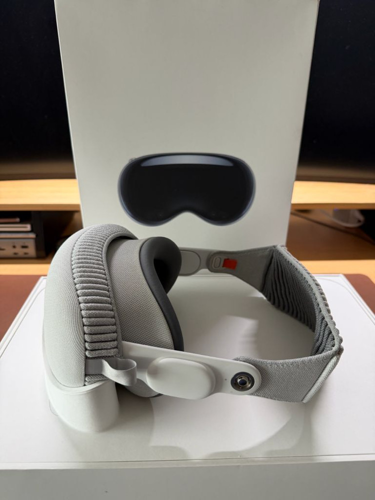 [대전/분당] 애플 비전프로 (Vision Pro) 512g 라이트실 21w 풀박스 이미지