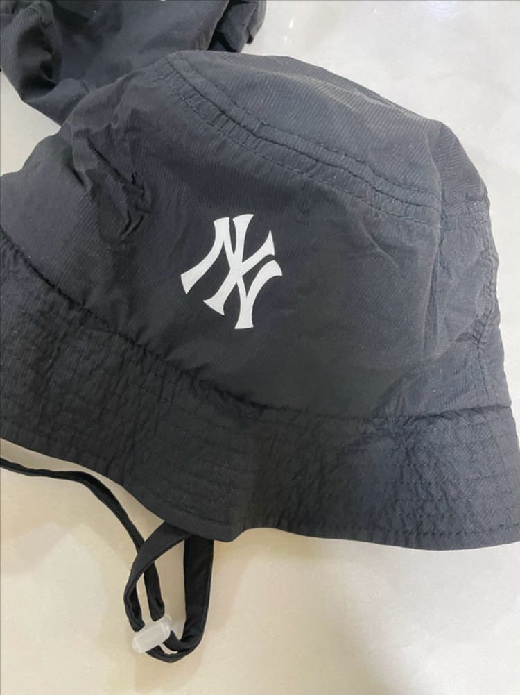 mlb키즈 벙거지모자 56센치 xl 사이즈 블랙 봄 여름용 상태최상 이미지