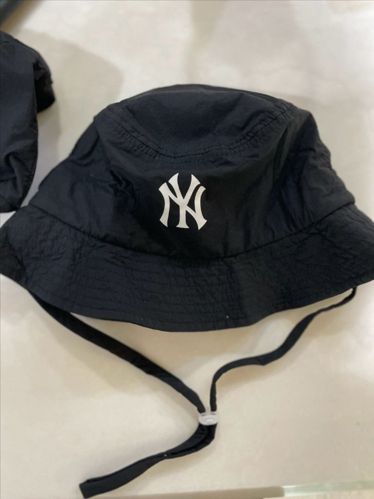 mlb키즈 벙거지모자 56센치 xl 사이즈 블랙 봄 여름용 상태최상 이미지