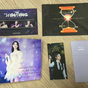 아이유 CGV 특전포함 굿즈 일괄처분 오늘만 이가격 이미지