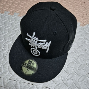 뉴에라x스투시 스냅백 미착용 이미지