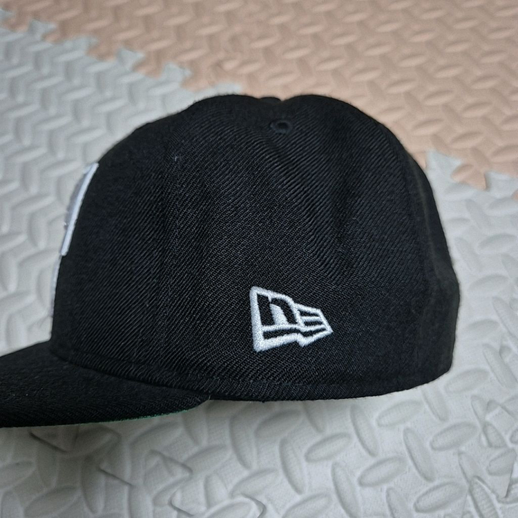 뉴에라x스투시 스냅백 미착용 이미지