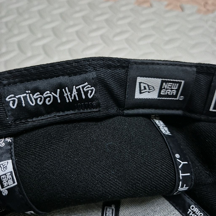 뉴에라x스투시 스냅백 미착용 이미지