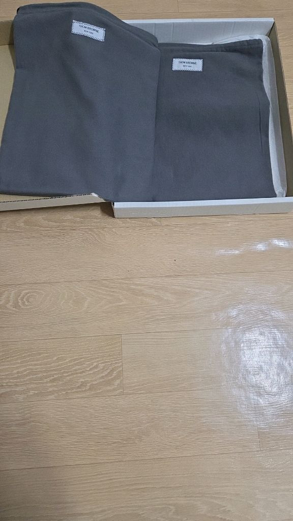 톰브라운 삼선클러치 백(라지)사이즈 남성 이미지