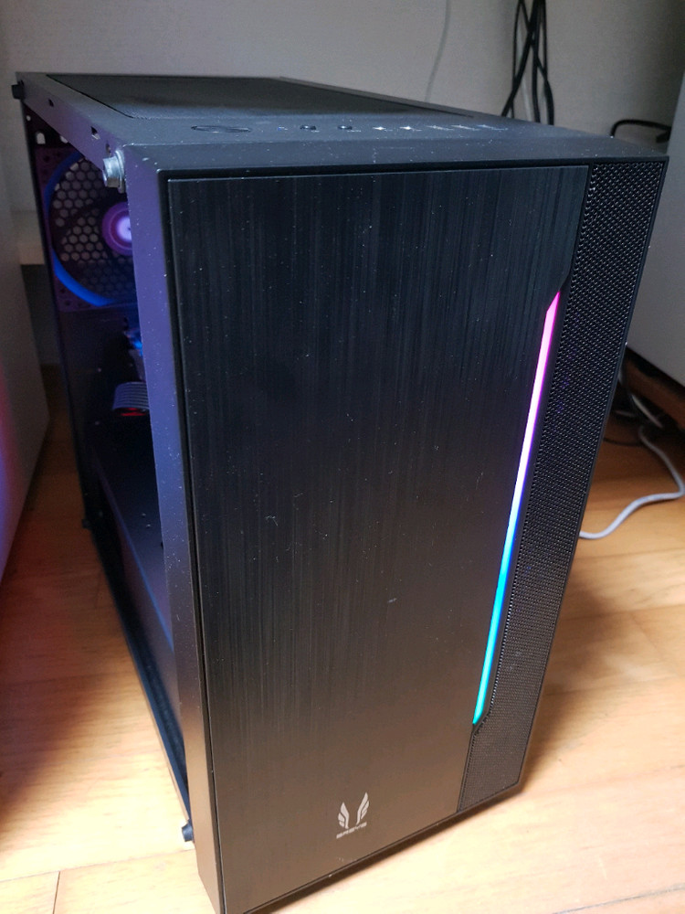 깔끔한 블랙 PC Ryzen7 3700x B550m RX6600 SSD 1Tb 이미지