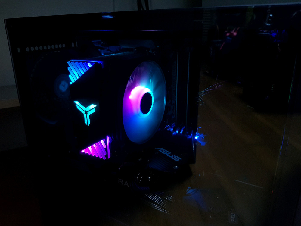 깔끔한 블랙 PC Ryzen7 3700x B550m RX6600 SSD 1Tb 이미지