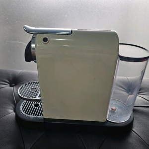 네스프레소 시티즈 D112 커피머신 이미지