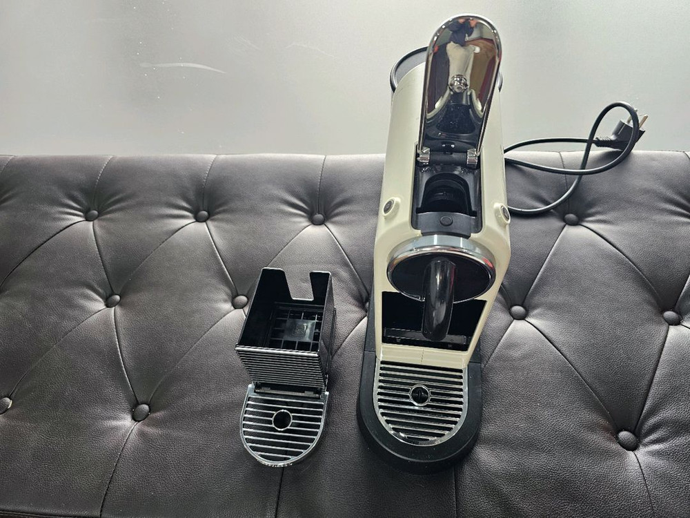 네스프레소 시티즈 D112 커피머신 이미지