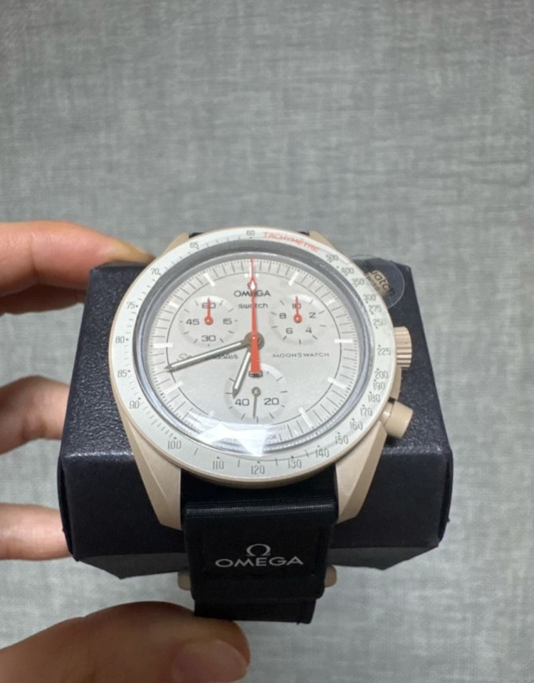 오메가 X 스와치 문스와치 미션 투 주피터 이미지