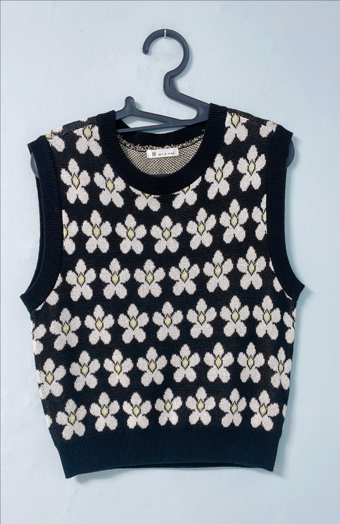 잇미샤 플라워 니트 베스트-블랙 이미지