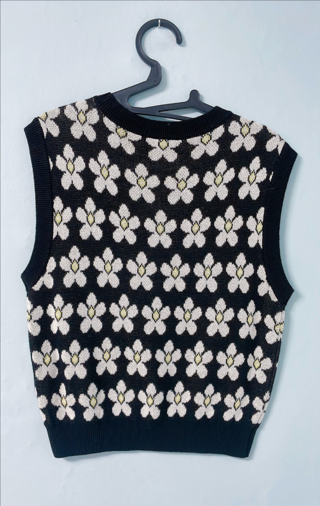 잇미샤 플라워 니트 베스트-블랙 이미지