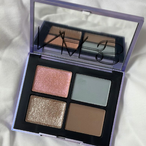 나스 홀리데이 쿼드 아이섀도우 솔라리스 이미지