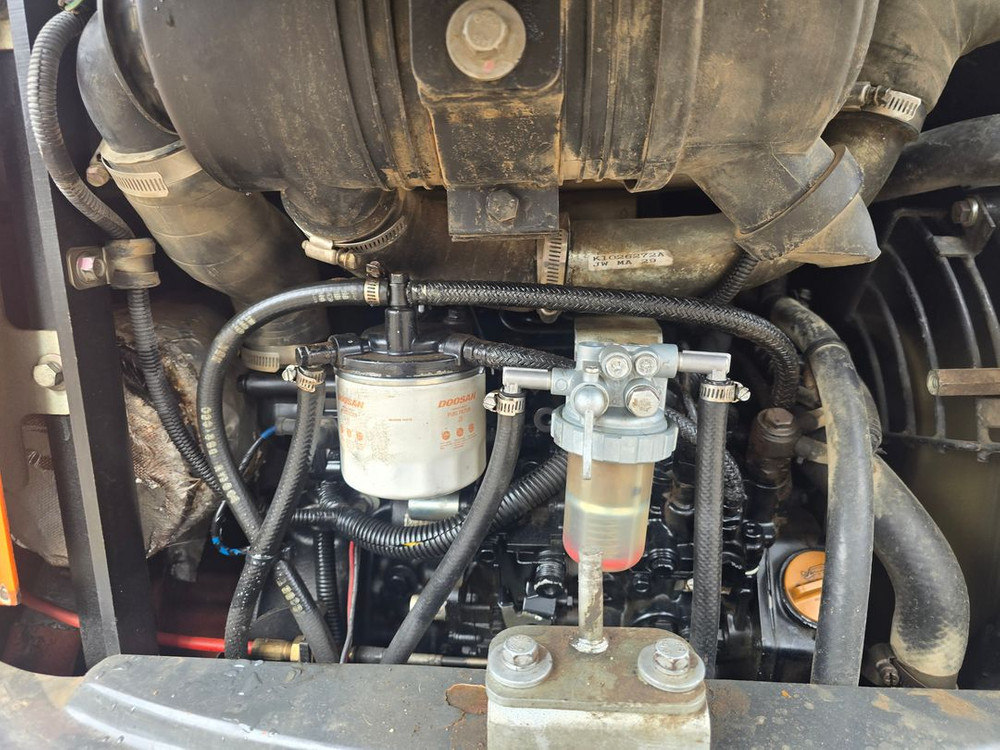 중고미니굴삭기 두산 DX30캐빈형 2013년식 고령위치 중고굴삭기매매 이미지