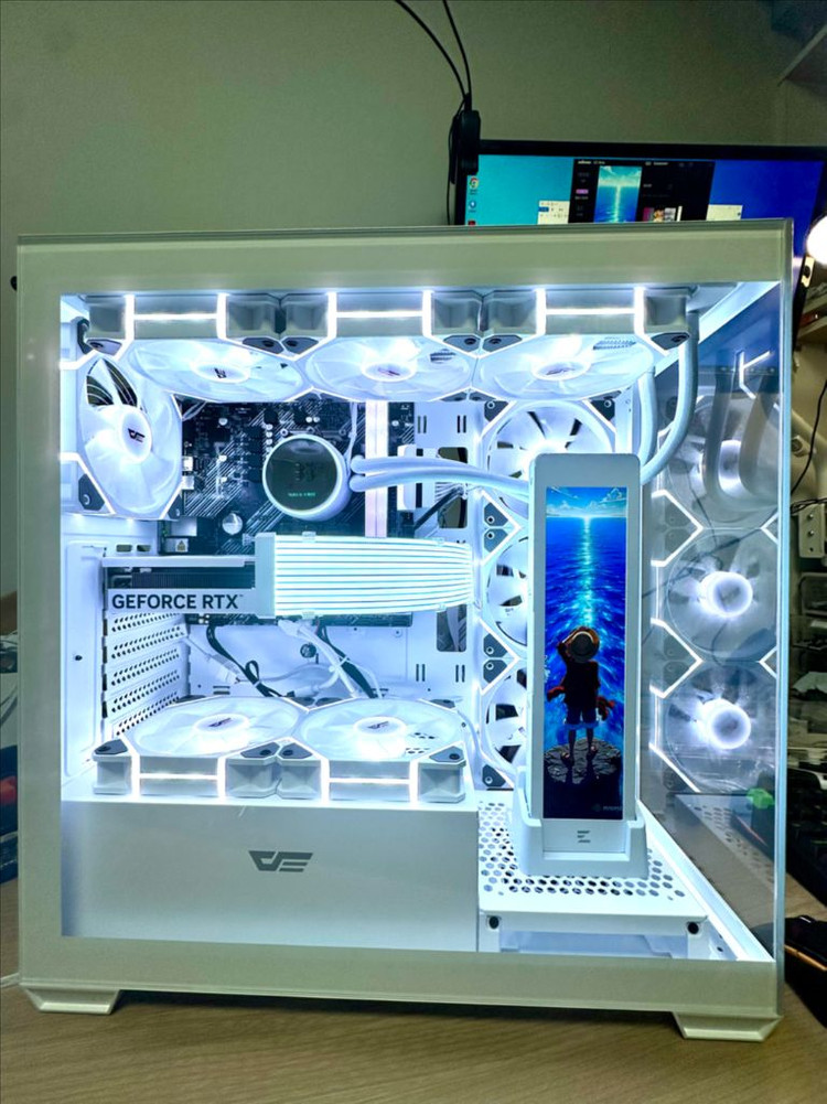 RTX 5060 새 그래픽카드 장착! 화이트 감성 게이밍 PC 완성형 이미지