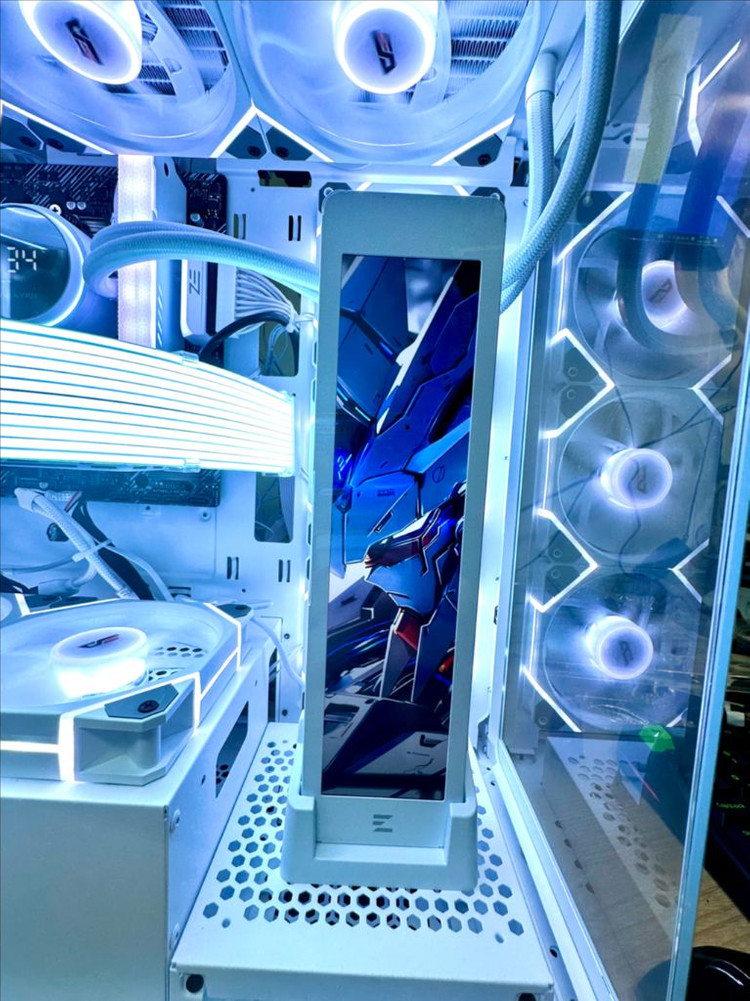 RTX 5060 새 그래픽카드 장착! 화이트 감성 게이밍 PC 완성형 이미지