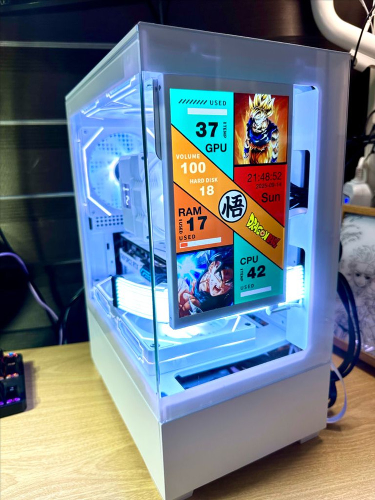 RTX 5060 새 그래픽카드 장착! 화이트 감성 게이밍 데스크탑 PC 컴퓨터 팝니다. 이미지