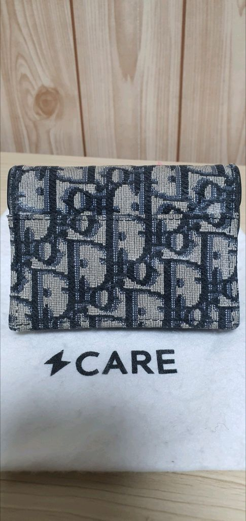 디올 오블리크 새들 지갑/카드지갑 정품A급(감정O)구찌프라다루이비통고야드샤넬셀린느보테가생로랑버버리발렌시아가가방 이미지