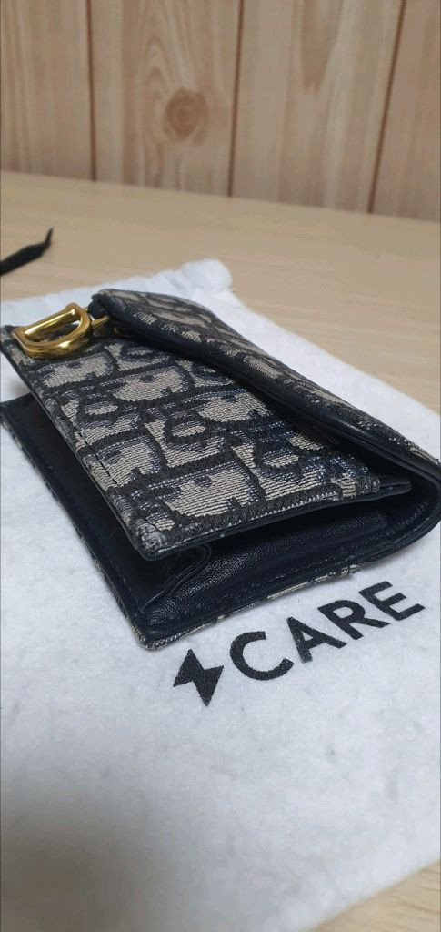 디올 오블리크 새들 지갑/카드지갑 정품A급(감정O)구찌프라다루이비통고야드샤넬셀린느보테가생로랑버버리발렌시아가가방 이미지