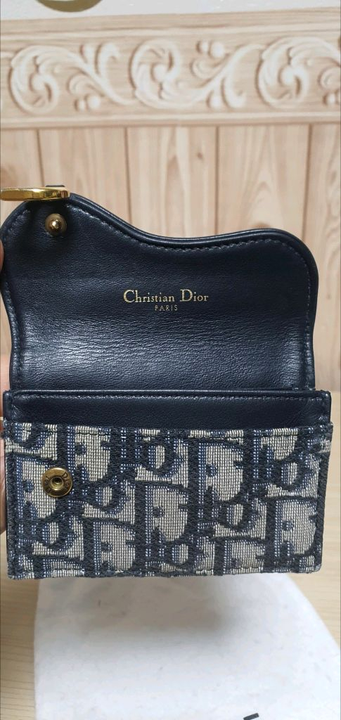 디올 오블리크 새들 지갑/카드지갑 정품A급(감정O)구찌프라다루이비통고야드샤넬셀린느보테가생로랑버버리발렌시아가가방 이미지