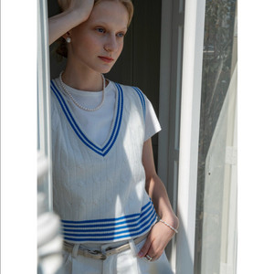 시야쥬 화이트 니트 베스트 이미지