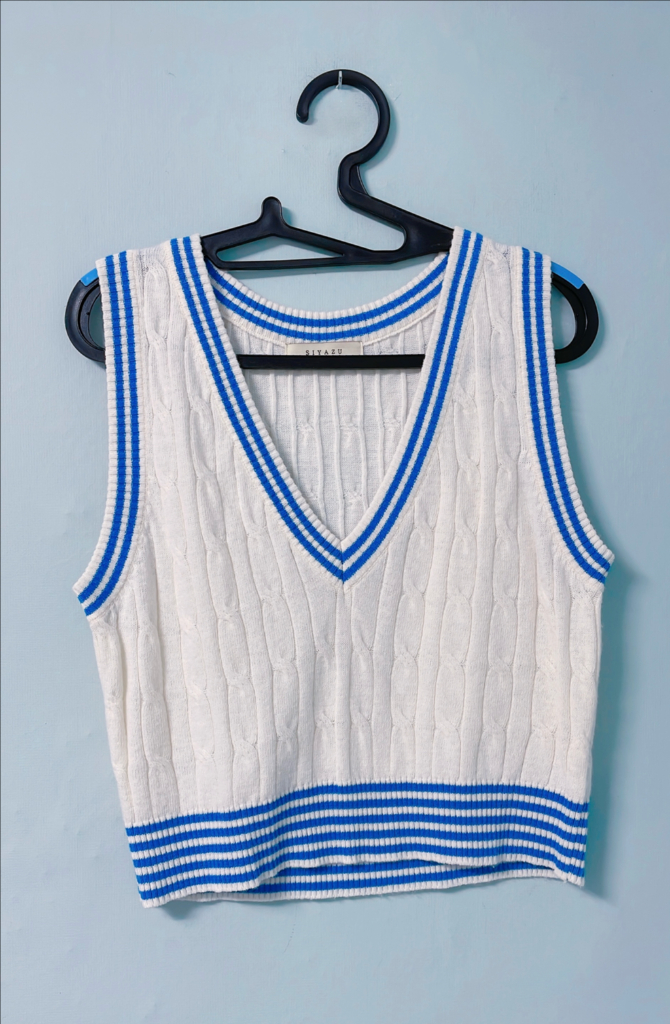 시야쥬 화이트 니트 베스트 이미지