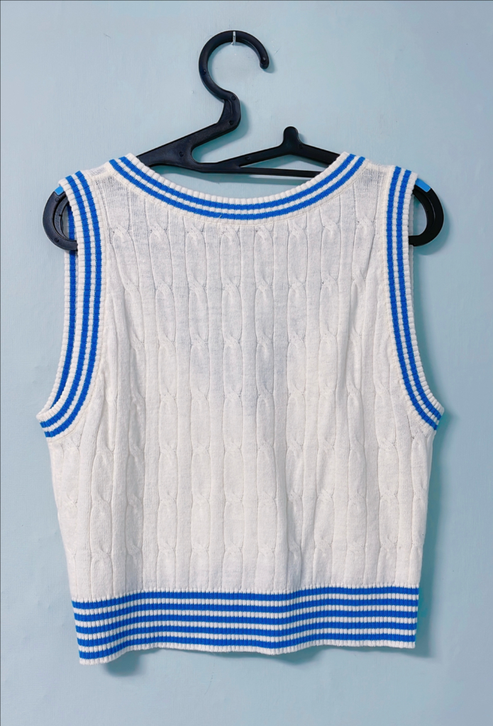 시야쥬 화이트 니트 베스트 이미지