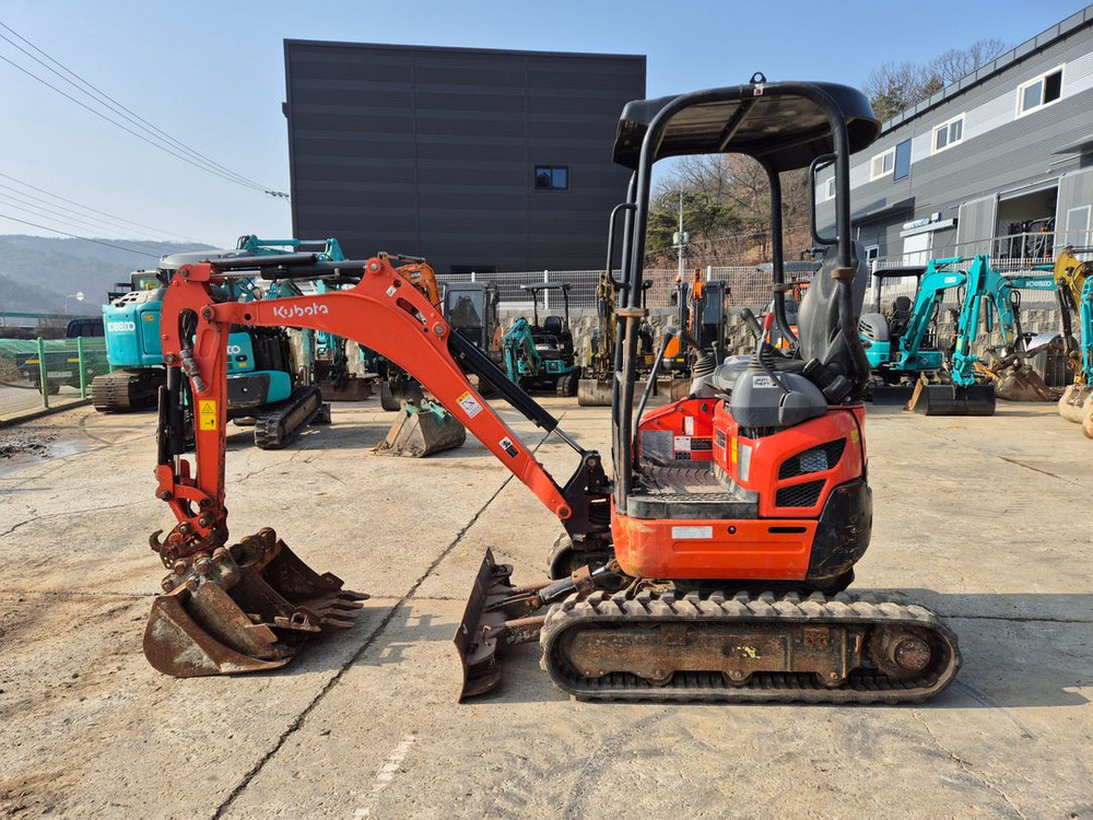 중고미니굴삭기 구보다 U17 저가동 2020년식 경북위치 중고굴삭기매매 이미지