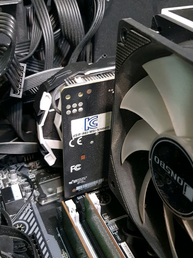 게이밍 컴퓨터 본체 i5-9600k,16gb , 이미지