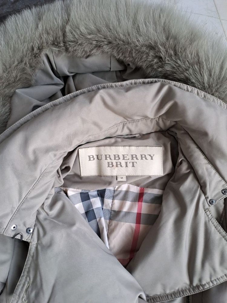버버리 브릿 구스롱패딩 M 사이즈 이미지