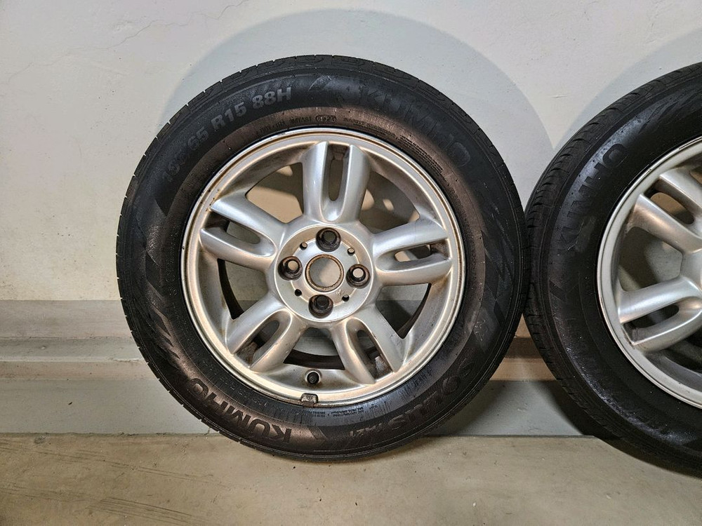 미니쿠퍼 순정 15인치 휠타이어 90%트레드 이미지