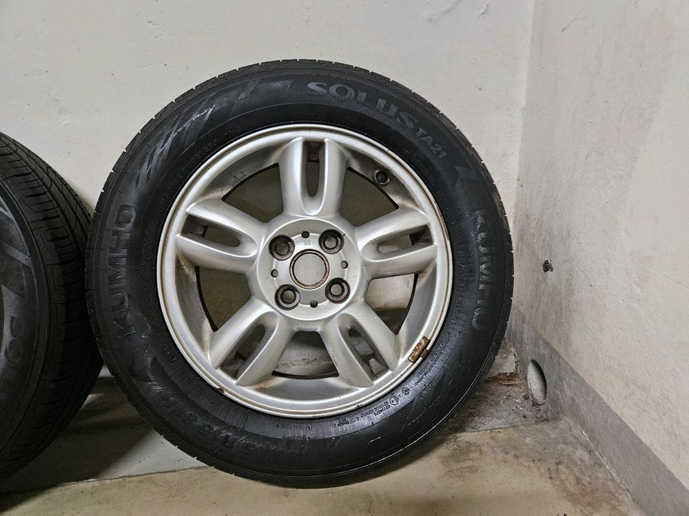 미니쿠퍼 순정 15인치 휠타이어 90%트레드 이미지