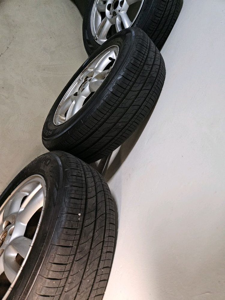 미니쿠퍼 순정 15인치 휠타이어 90%트레드 이미지