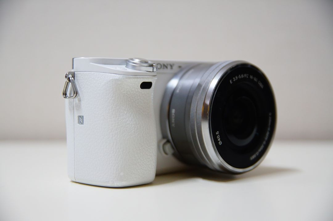 [소니] A6000 화이트 미러리스카메라팝니다.(2,073컷) 이미지