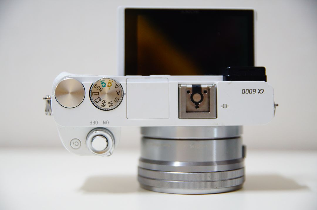 [소니] A6000 화이트 미러리스카메라팝니다.(2,073컷) 이미지