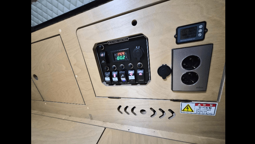 그랜드 스타렉스 캠핑카 이미지