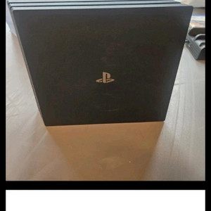 PS4 Pro 1TB 블랙 팝니다. 정품 커펌 가능 이미지