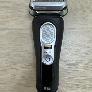 브라운 s9 pro 전기면도기 세트 팝니다 이미지