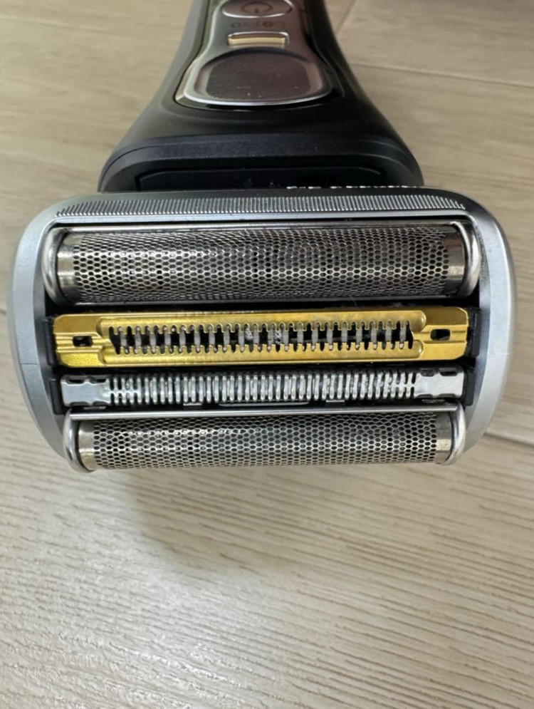 브라운 s9 pro 전기면도기 세트 팝니다 이미지