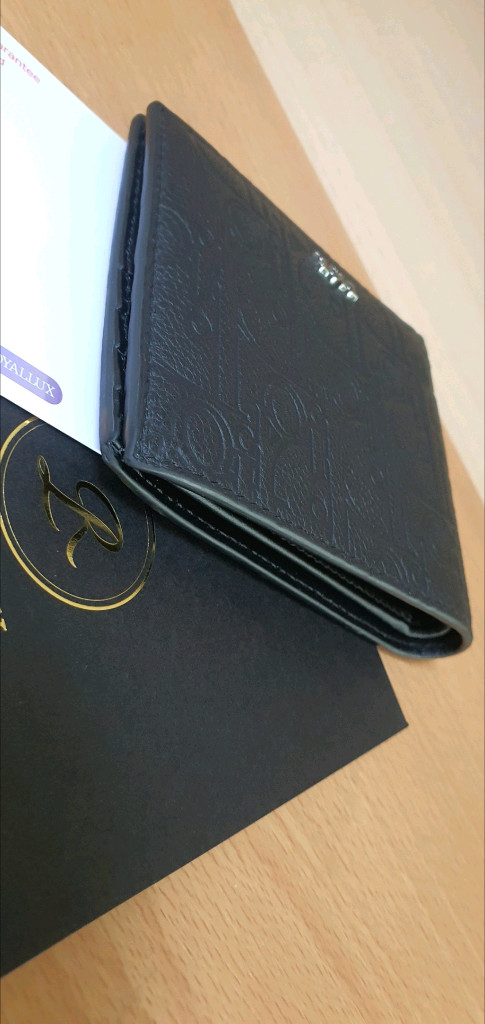 (미사용)디올 그래비티 반지갑 새상품급 정품(감정서O)구찌프라다루이비통고야드샤넬셀린느보테가생로랑발렌시아가버버리가방 이미지