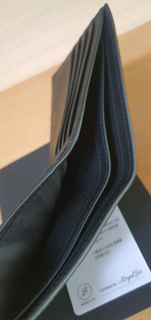 (미사용)디올 그래비티 반지갑 새상품급 정품(감정서O)구찌프라다루이비통고야드샤넬셀린느보테가생로랑발렌시아가버버리가방 이미지